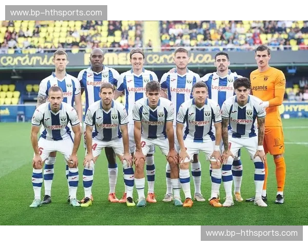 绿茵巅峰的百年战歌:当皇马遇见巴萨,足球便成了信仰